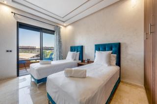 Stylish Apartment with Balcony view & Free Parking - 5