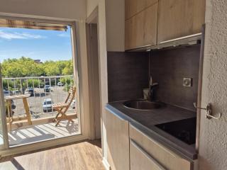 Les pieds dans l'eau Studio Cabine terrasse, refait à neuf 5 minutes plage à pied climatisé - 2