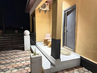 Stand alone Executive 2BR villa in Emerald Hill Estate Move In Ready All Comfort - 5