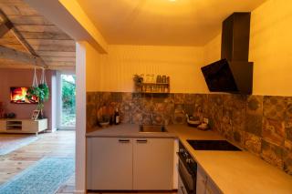 Houten huisje met keuken en tuin in Halsteren, Bergen op Zoom - 4