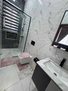 Luxury 1BR Unit, in a gated community - 5