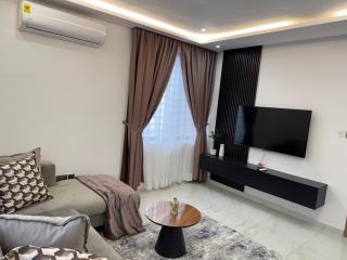 Luxury 1BR Unit, in a gated community - 3