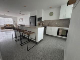 Large Earthy toned Apartment - 6