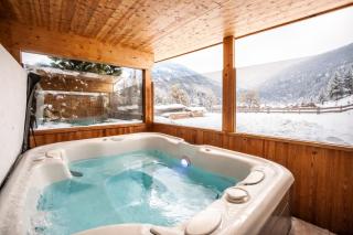 SportLodge BIKE SUITE - AlpenLuxus Collection - 6