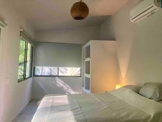 Ital Mountain modern hideaway with tropical vibes - 4