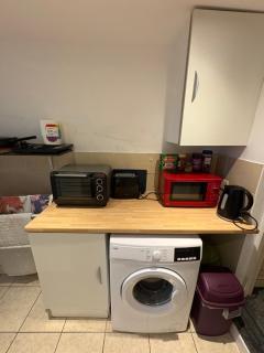 Ground Floor - view of Lighthouse, Garden and Parking - Swansea - 4