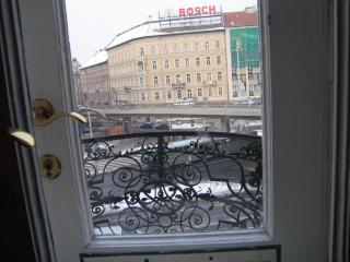 Locomotive Hostel - 4