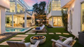 Pool Putting Green Game Room Rooftop Bouldin Collective 902A by AvantStay - 9