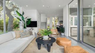 Luxe 6BDR Retreat w Putting Green Game Room Bouldin Collective by AvantStay - 3