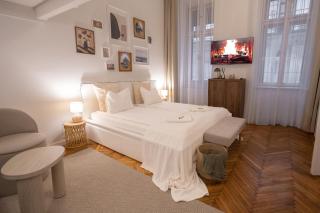 NEW - Golden Central Budapest Apartment - 7
