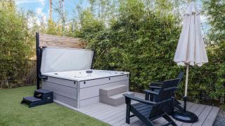 Luxe 9BDR Retreat w Putting Green Game Room Bouldin Collective by AvantStay - 4