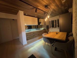 Modern Central Apartment - 2