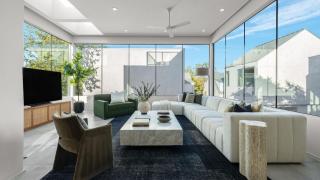 Luxe 11BDR w Putting Green Game Room Pool Bouldin Collective by AvantStay - 2