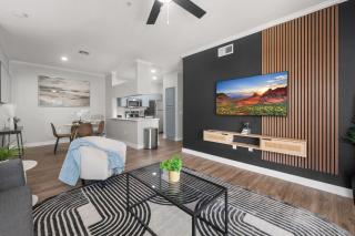 2BR Getaway near Thompson Peak with Pool & Parking - 5