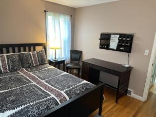 Sunny, Family Friendly Old Ballard Charm - 8