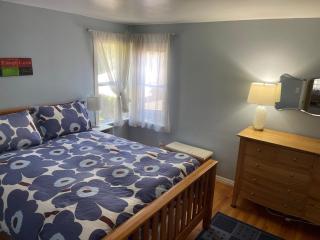 Sunny, Family Friendly Old Ballard Charm - 7