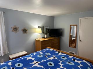 Sunny, Family Friendly Old Ballard Charm - 2