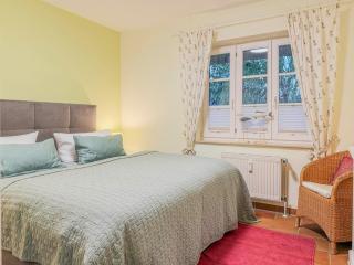 Moin Moin - Born - 7