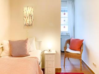 Moin Moin - Born - 5