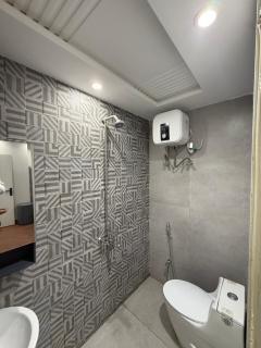 Stylish 1BHK Retreat Eiffel Tower bahria town - 6