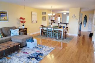 5 Blocks to Beach, Pool, Parking, 2 Master Suites - 2