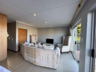 Chintsa Breeze Self Catering Apartment - 1