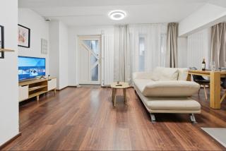 Yello Homes - Tiny Loft - 4 Personen - Flughafen - 6