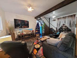 Nesting Ravens cottage - 2