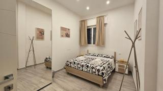Smart House - Appartamento moderno a Prato con ingresso indipendente, 25min da Firenze - 0