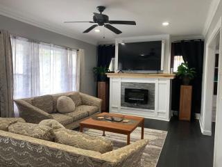 12 Person Grillin and Chillin Whole House Lakewood - 9