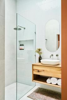 Thunder St Cottage Light Bright Home - 3