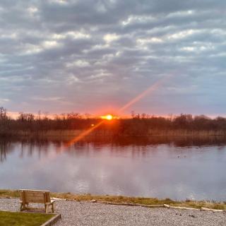 Quiet Riverside Stopover by the Shannon - 1