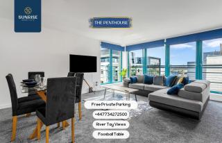 PENTHOUSE - Invoice and REDUCED PRICES only via SUNRISE SHORT LETS DUNDEE, Spacious, Stunning Views, Foosball Table, Central, River Front, V&A, Train Station, City Centre, Lift Access, Free Parking & WiFi and ONLY 3 Mins to STANNERGATE Ports - 0