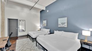 Downtown Loft Walk to Convention Center Sleeps 5 - 7