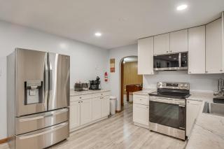 1 Mi to Rock Riverfront Pet-Friendly Retreat! - 8