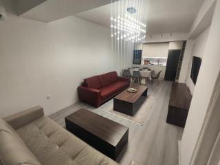 Stylish central flat for 4, near top sights - 0