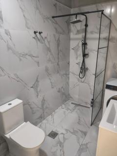 Stylish central flat for 4, near top sights - 5