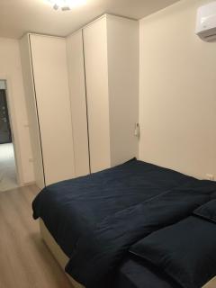 Stylish central flat for 4, near top sights - 4