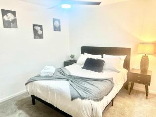 Modern Villa Comphy Stay in Tempe with pool - 2