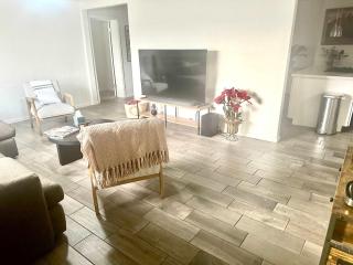 Modern Villa Comphy Stay in Tempe with pool - 9