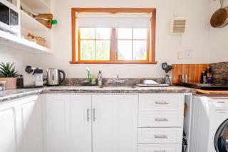 'Fox Cottage', just a stroll to Waikouaiti beach! - 9