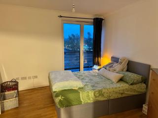 Skyline Serenity Cosy Home - 4