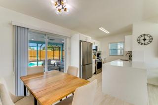 4 Mi to Beach! Sleek Getaway in Port Charlotte - 2