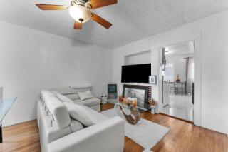 Modern Van Nuys Retreat by Colby & Conrad - 8