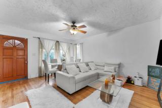 Modern Van Nuys Retreat by Colby & Conrad - 7