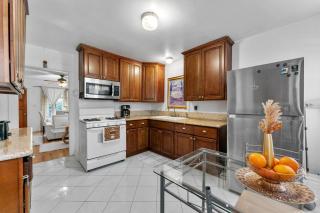 Modern Van Nuys Retreat by Colby & Conrad - 3