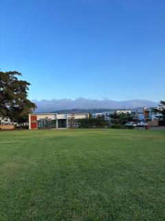 Oyarifa Oasis by Boamah Stylish Family Home Near Accra - 4