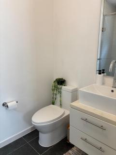 Oyarifa Oasis by Boamah Stylish Family Home Near Accra - 2