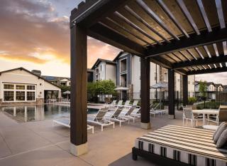 Classy Modern Townhome with Pool, Hot Tub and More! - 8