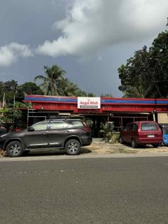 Robertos Roadside Inn - 5